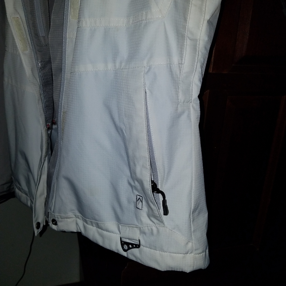 Alpine Insulated Jacket - Picture 4 of 16
